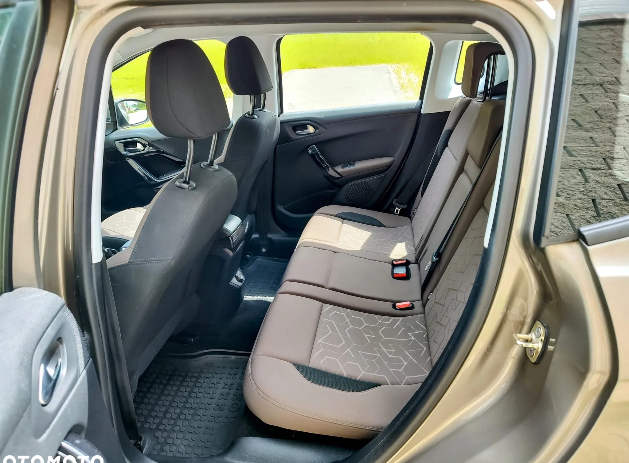 Peugeot 2008 cena 36700 przebieg: 134000, rok produkcji 2013 z Łódź małe 277